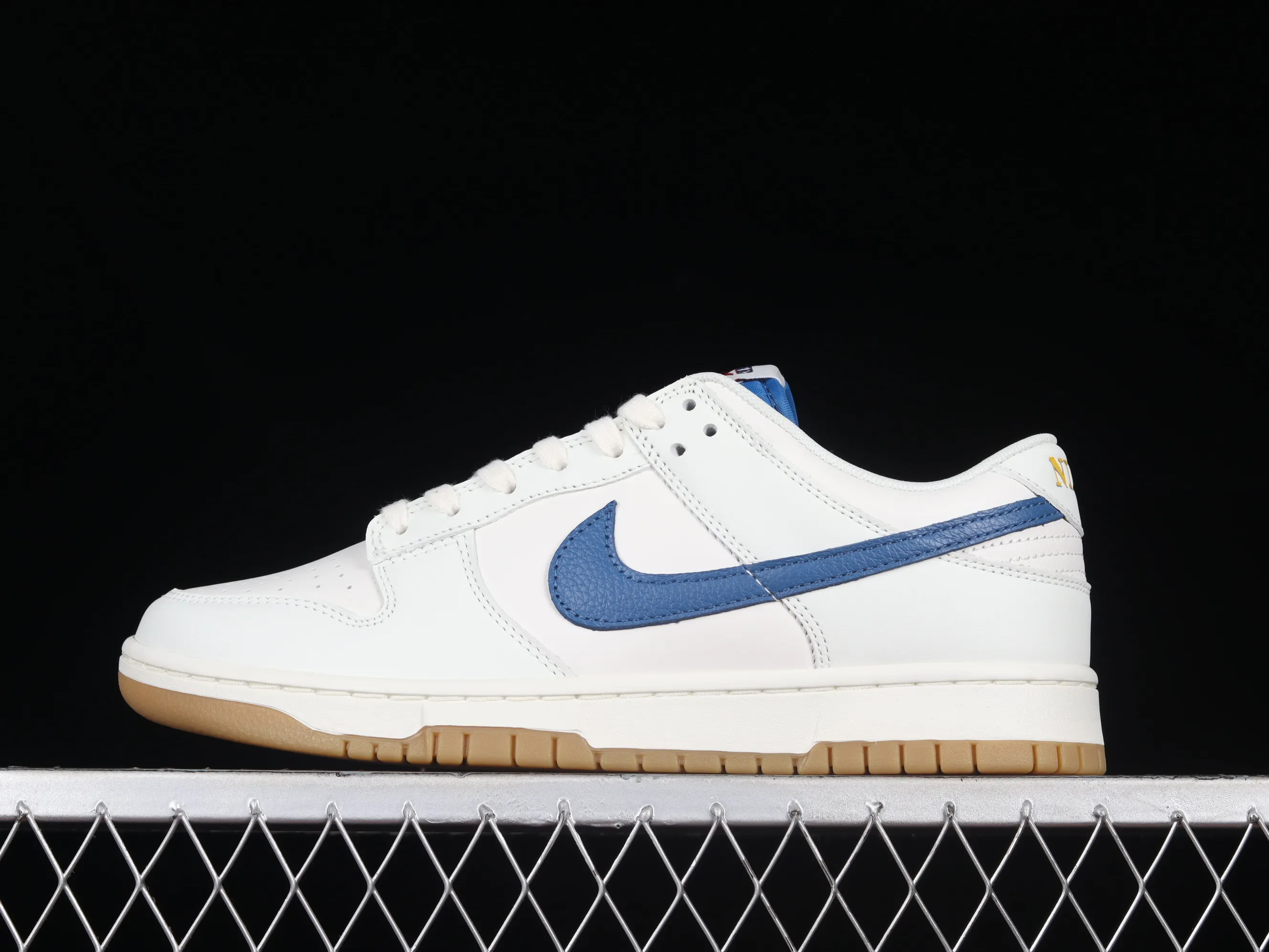 All categories Nk SB Dunk series Nk SB Dunk Low low-top sneakers Nk Dunk Low Retro raw rubber white and blue SB smashed backboard fashion casual sneakers DX3198-133